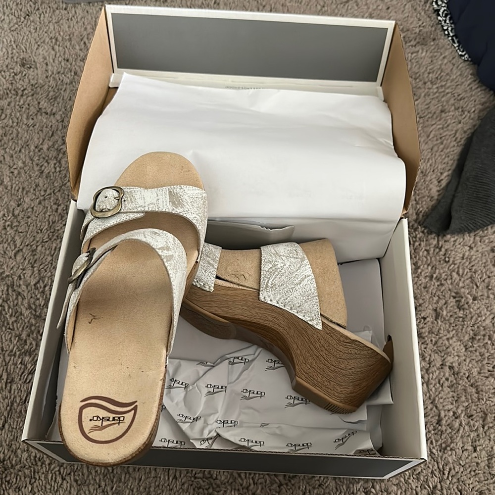 Brand New Dansko Sandles, never been worn, Size 41